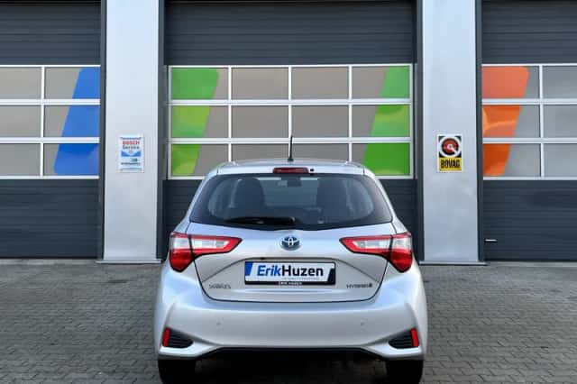 Toyota Yaris (2018) thumbnail 5