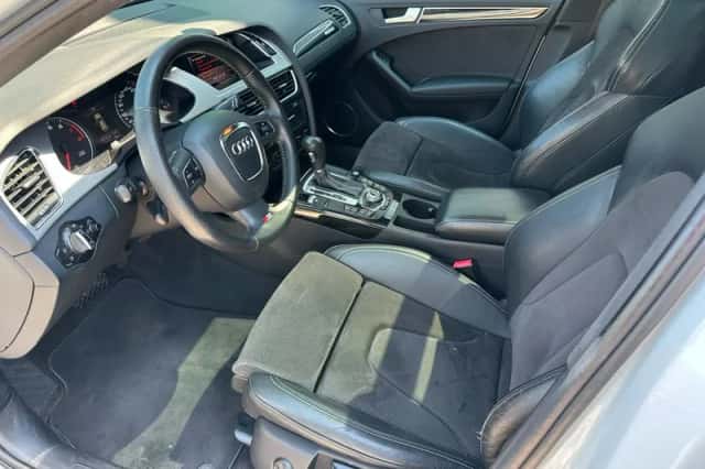 Audi A4 (2011) thumbnail 5
