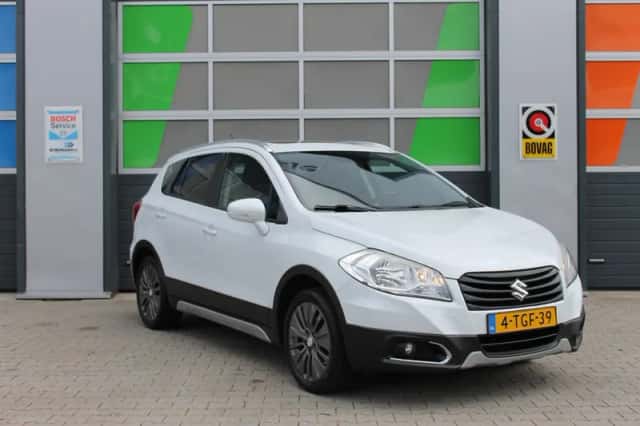 Suzuki SX4 (2014) thumbnail 5