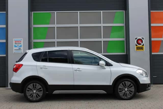Suzuki SX4 (2014) thumbnail 6