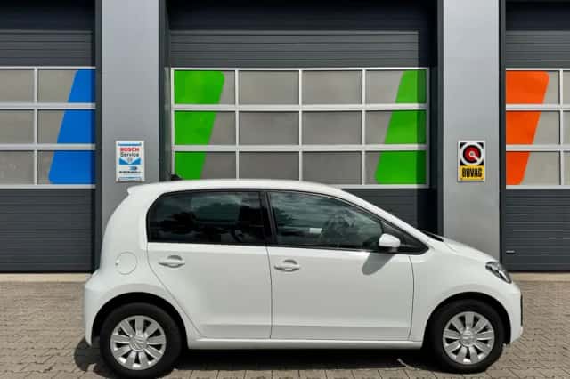 Volkswagen Up (2020) thumbnail 4