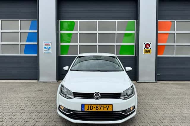 Volkswagen Polo (2016) thumbnail 3