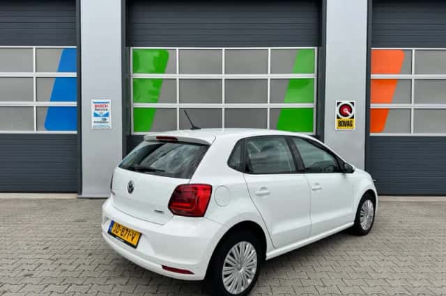 Volkswagen Polo (2016) thumbnail 6