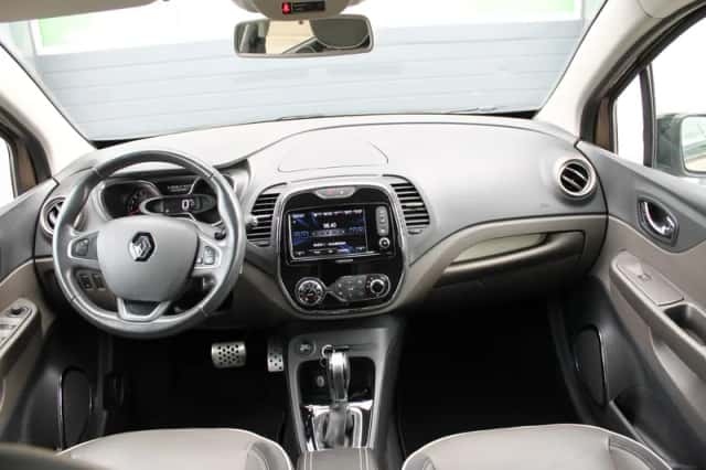 Renault Captur (2016) thumbnail 2