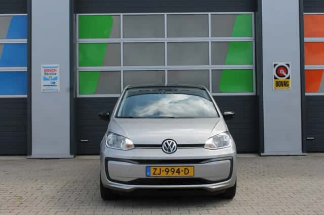 Volkswagen Up (2019) thumbnail 3