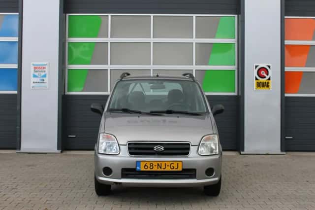 Suzuki WAGON R+ (2003) thumbnail 3