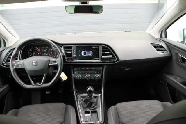 SEAT Leon (2018) thumbnail 2