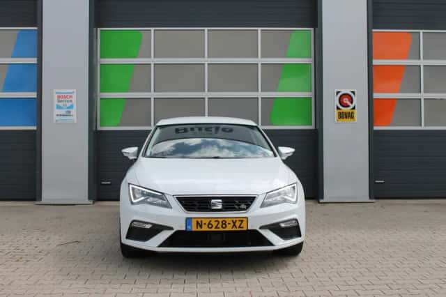 SEAT Leon (2018) thumbnail 3