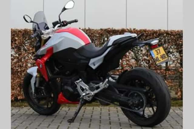 BMW F (2020) thumbnail 3