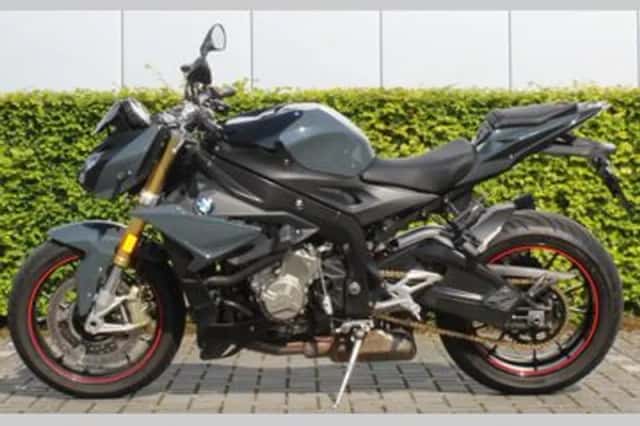 BMW S (2017) thumbnail 2