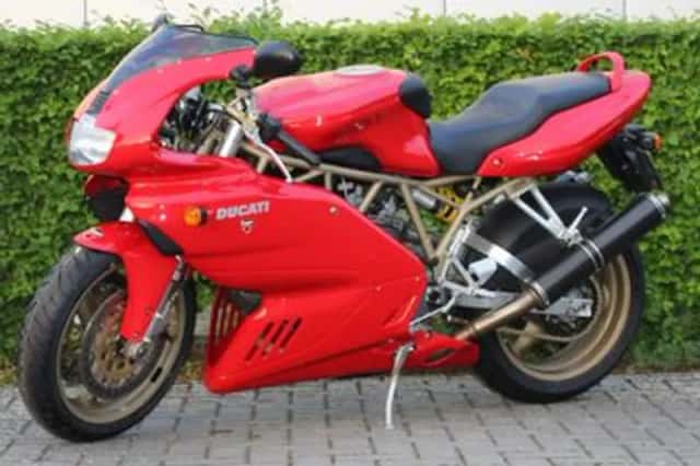Ducati 900 (1999) thumbnail 1