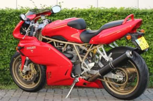 Ducati 900 (1999) thumbnail 3
