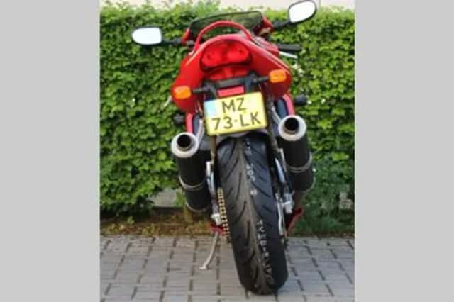 Ducati 900 (1999) thumbnail 4
