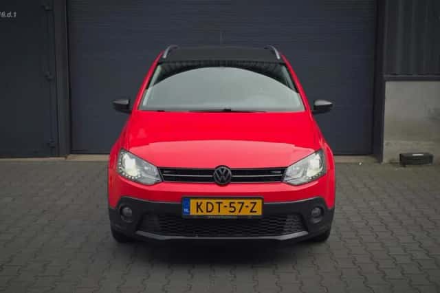 Volkswagen Polo (2012) thumbnail 2