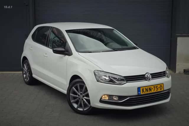 Volkswagen Polo (2015) thumbnail 4