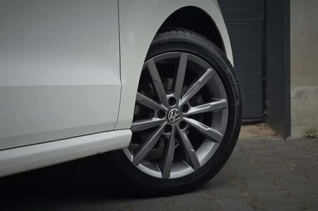 Volkswagen Polo (2015) thumbnail 6