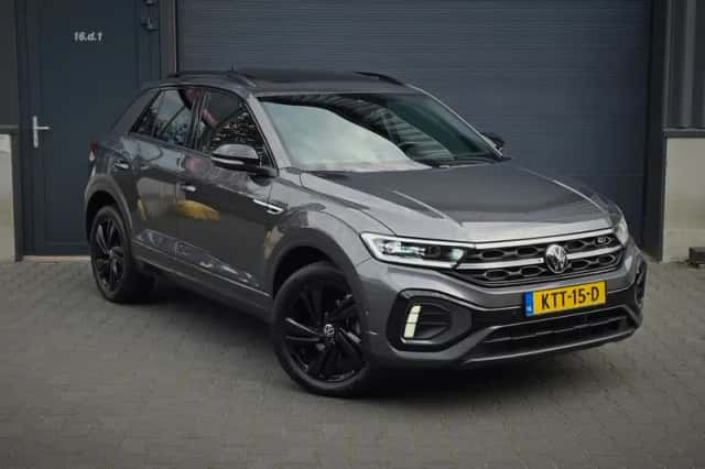 Volkswagen T-Roc (2022) thumbnail 3