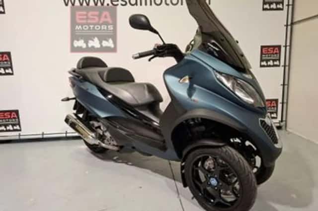 PIAGGIO MP3 (2015) thumbnail 3