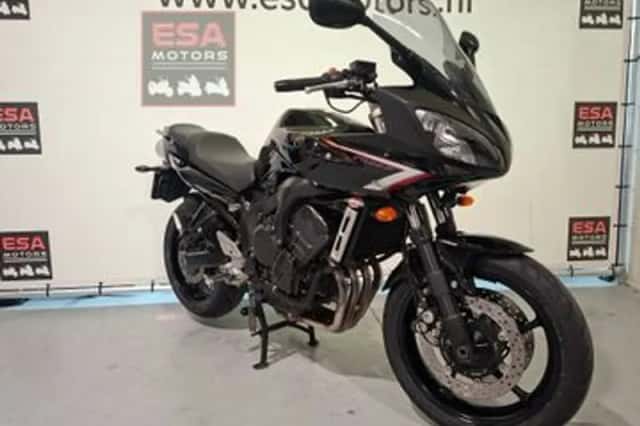 YAMAHA FZ (2010) thumbnail 3