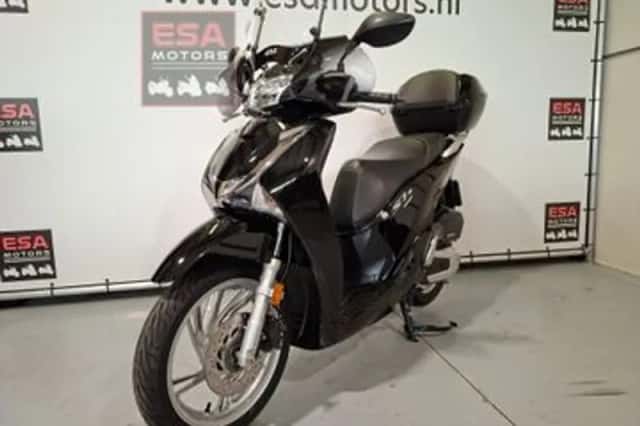 Honda SH (2018) thumbnail 3