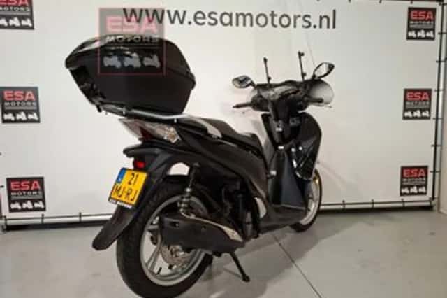 Honda SH (2018) thumbnail 5