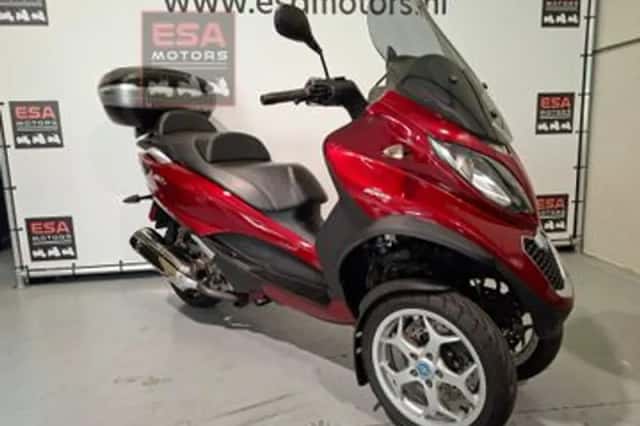 PIAGGIO MP3 (2017) thumbnail 3