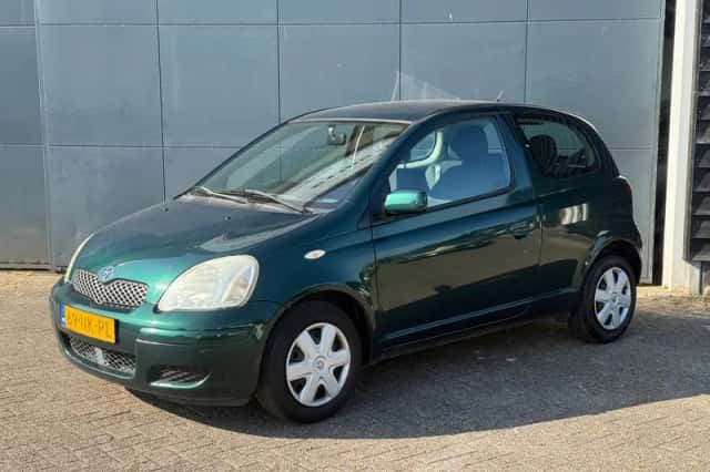 Toyota Yaris (2003) thumbnail 2