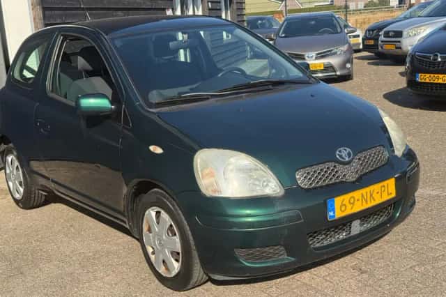Toyota Yaris (2003) thumbnail 5