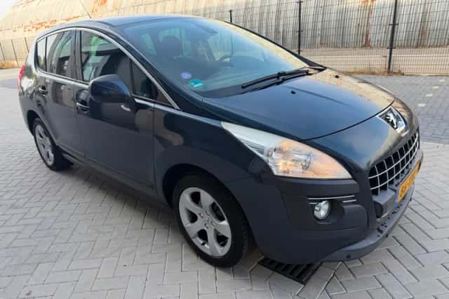 Peugeot 3008 (2012) thumbnail 3