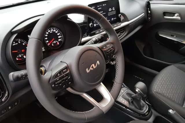 Kia Picanto (2023) thumbnail 2