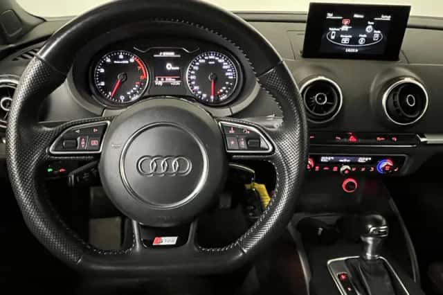 Audi A3 (2015) thumbnail 2