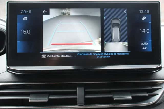 Peugeot 5008 (2021) thumbnail 3