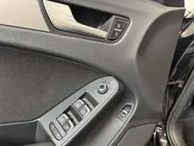 Audi A4 (2015) thumbnail 24