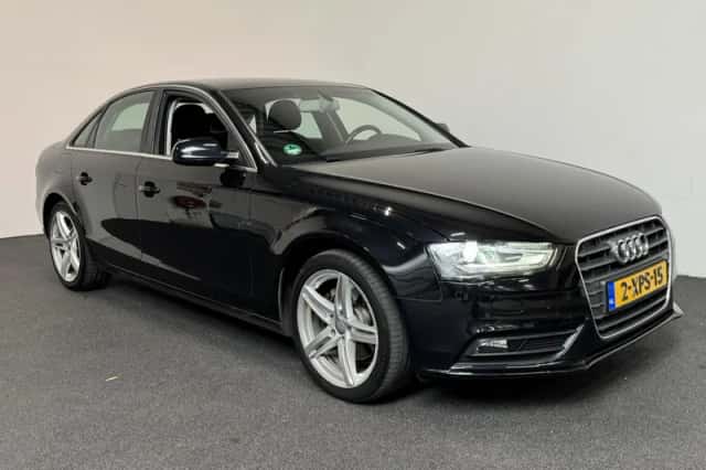 Audi A4 (2015) thumbnail 5