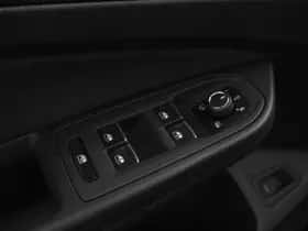 Volkswagen Golf (2021) thumbnail 17