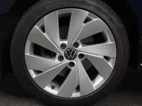 Volkswagen Golf (2021) thumbnail 30
