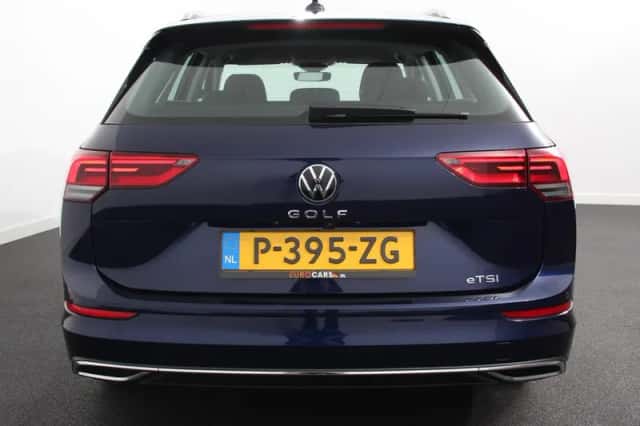 Volkswagen Golf (2021) thumbnail 5
