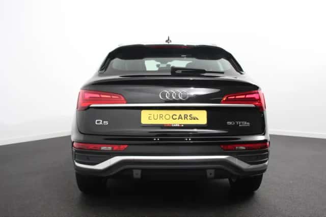 Audi Q5 (2021) thumbnail 3