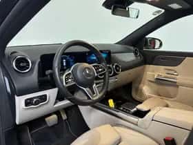 Mercedes-Benz GLA (2021) thumbnail 2