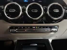 Mercedes-Benz GLA (2021) thumbnail 23