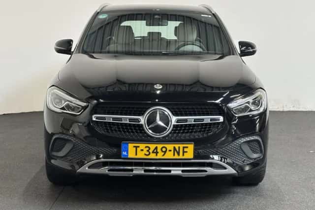 Mercedes-Benz GLA (2021) thumbnail 4