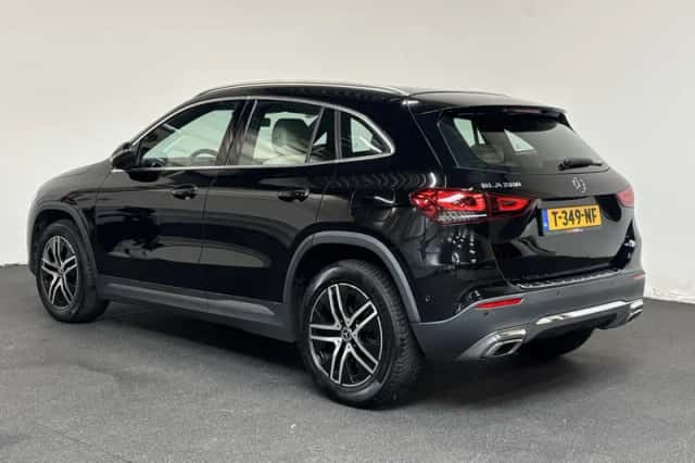 Mercedes-Benz GLA (2021) thumbnail 6