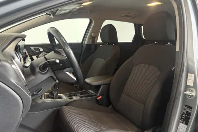 Kia Ceed Sportswagon (2021) thumbnail 3