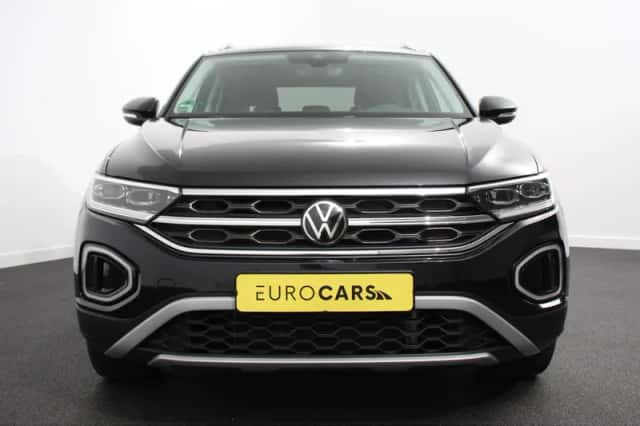 Volkswagen T-Roc (2022) thumbnail 2