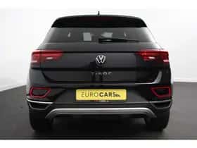 Volkswagen T-Roc (2022) thumbnail 3
