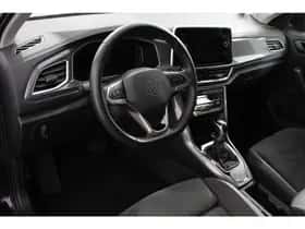 Volkswagen T-Roc (2022) thumbnail 7