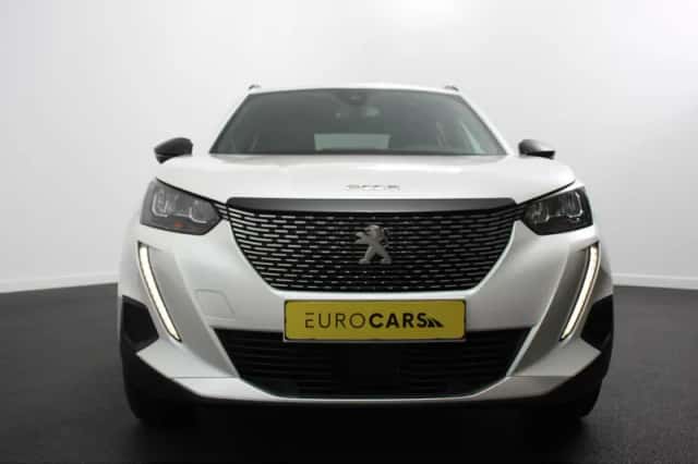 Peugeot 2008 (2023) thumbnail 2