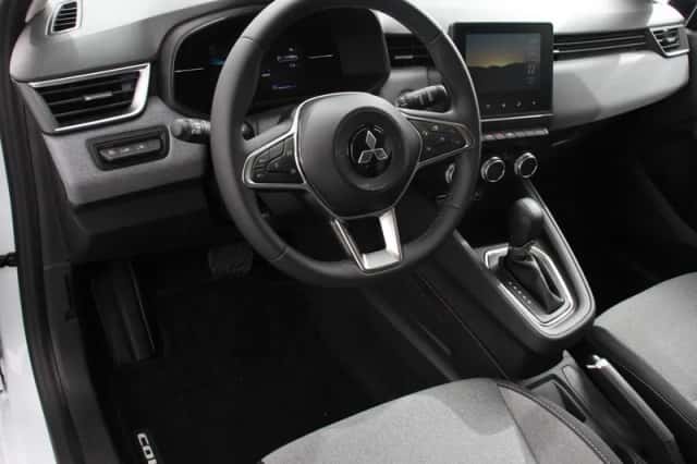Mitsubishi Colt (2025) thumbnail 2