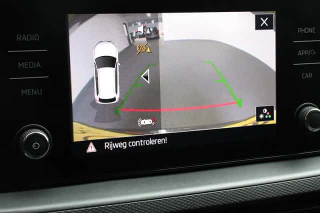 Škoda Kamiq (2021) thumbnail 3