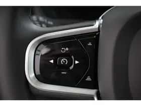 Volvo XC90 (2022) thumbnail 24
